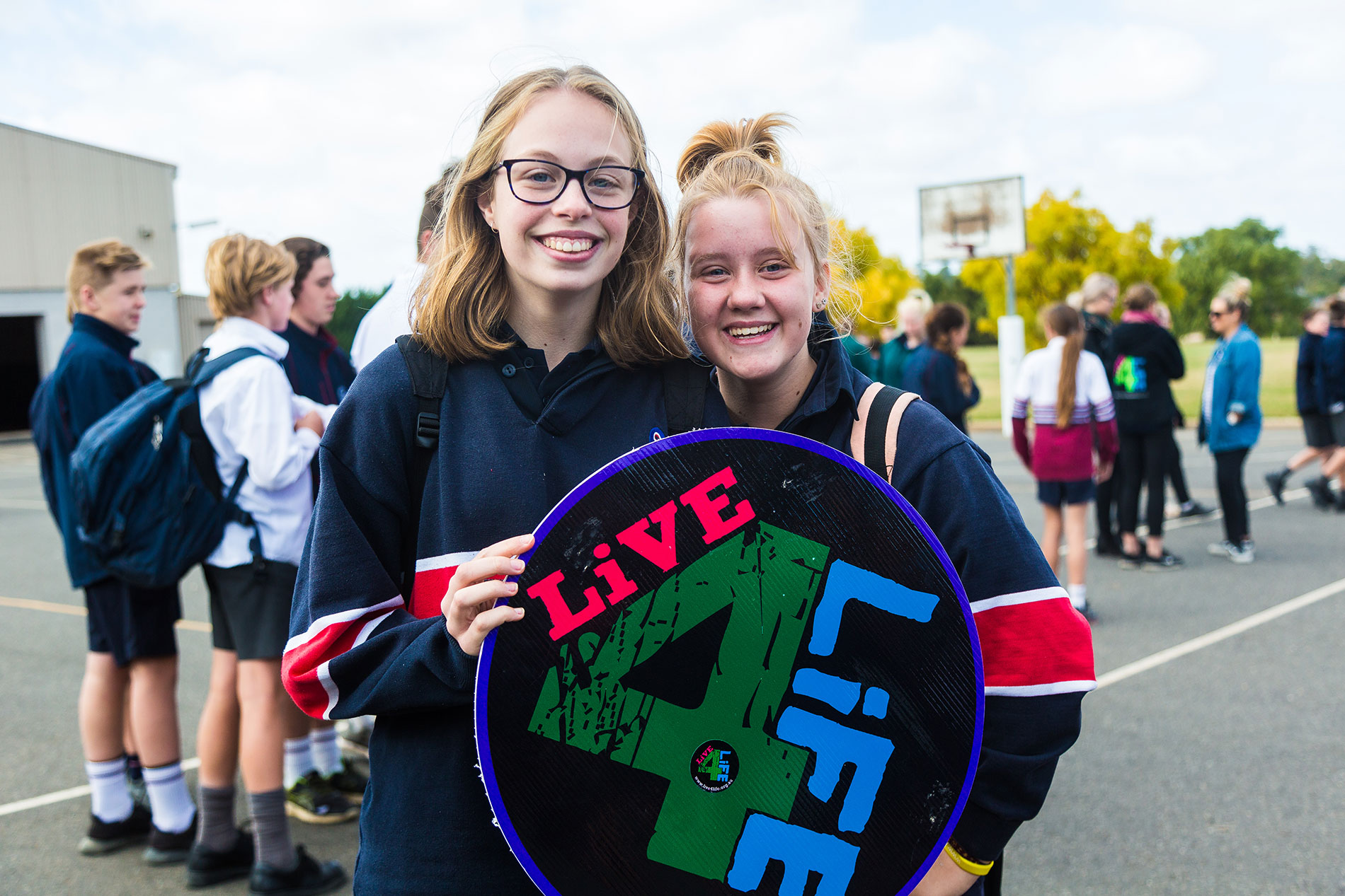Live4Life-two-girls